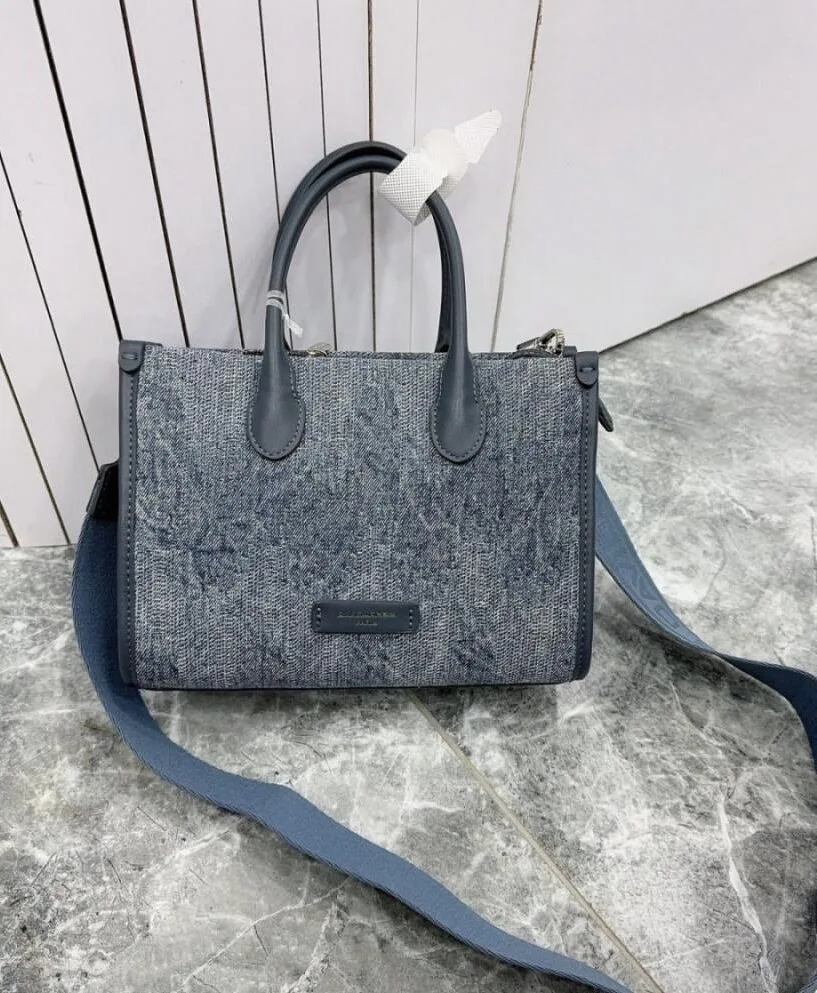 Жіночі сумка David Jones